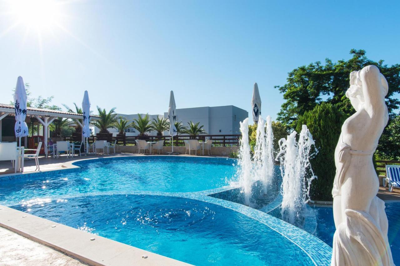 Семеен Хотел Golden Place Sozopol Exterior photo