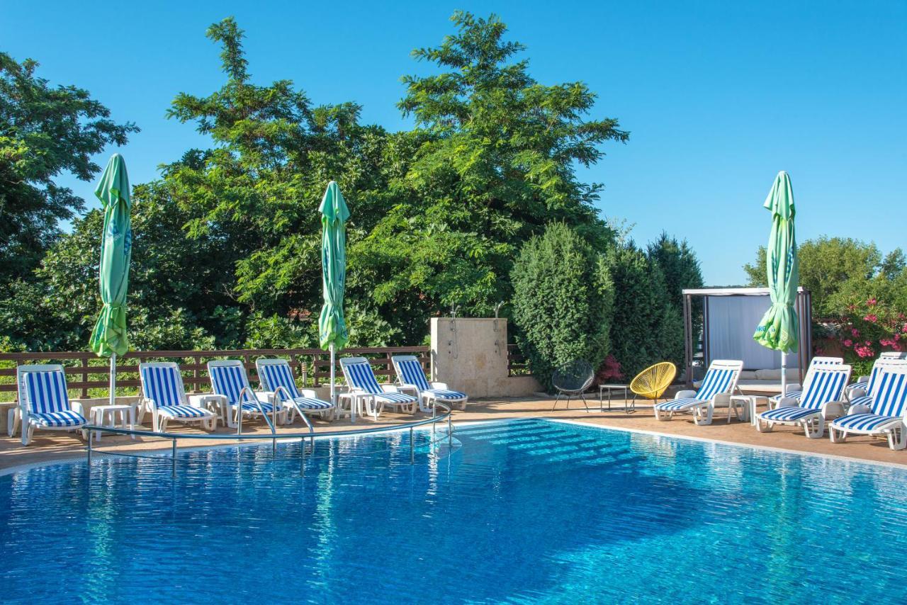 Семеен Хотел Golden Place Sozopol Exterior photo